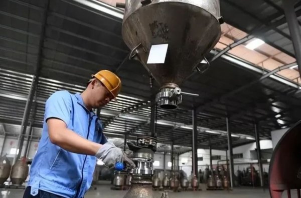 专业炒股配资网站 特朗普突然打出一张“王牌”, 下令拒绝对华出口?